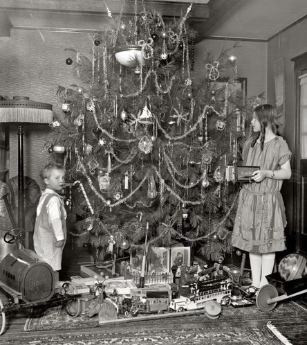 How to Keep Your Christmas Tree Fresh 1920s